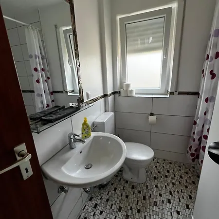 Haus Abendsonne Obergeschoss Klein كوبلنس